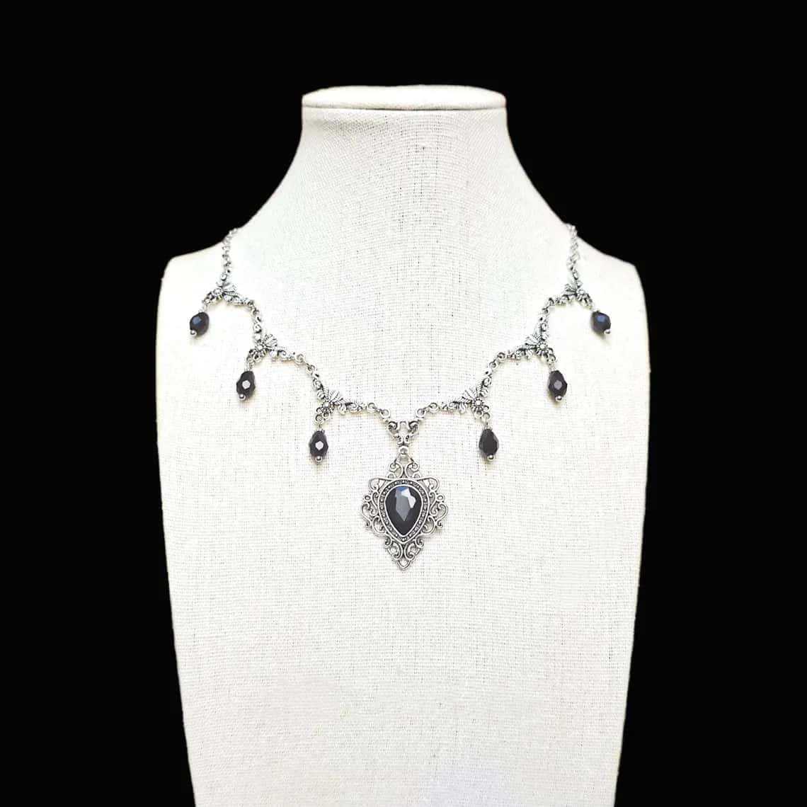 Victoria Embroidered Choker,Go - Men'S Vampire Accessories 评论和价格